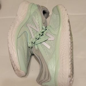 New Balance mint and gray running shoes US 7.5